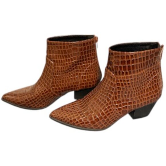 Qupid Shoes - Qupid Snakeskin Brown Ankle Boots - Women's size 6.5